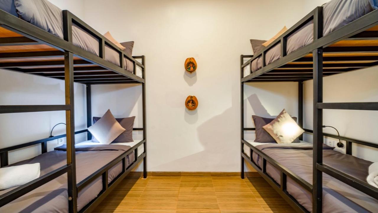 Aura Dormitory House Ubud Exterior photo