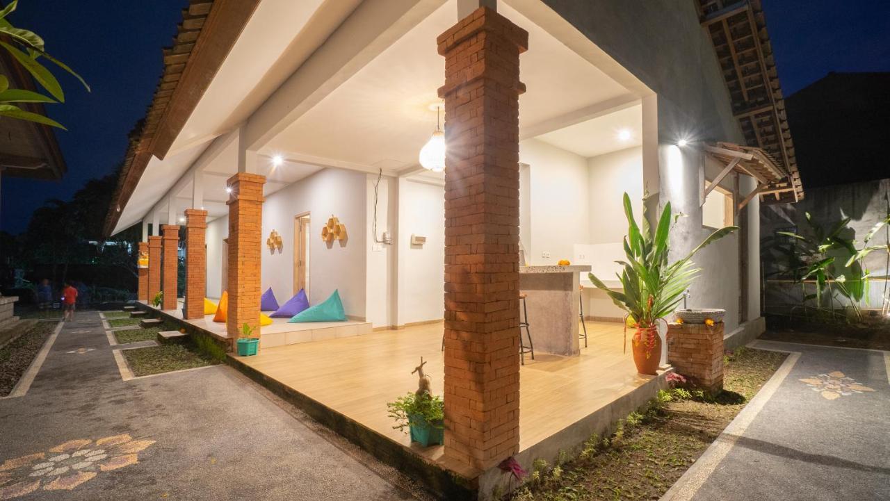 Aura Dormitory House Ubud Exterior photo