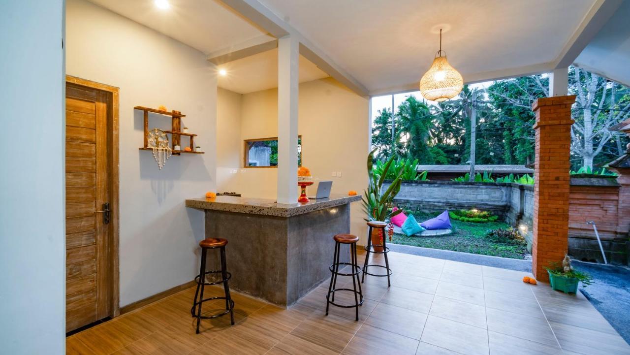 Aura Dormitory House Ubud Exterior photo